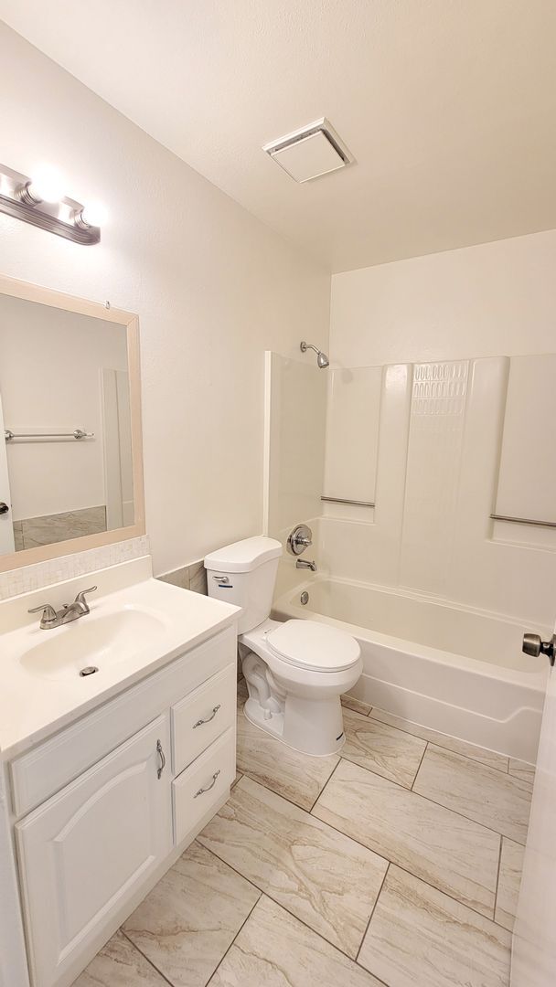 Building Photo - 2 bed/ 2 bath in El Cajon
