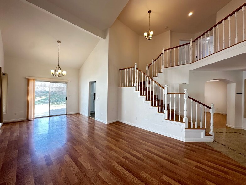 Building Photo - 45202 Pickford Ave