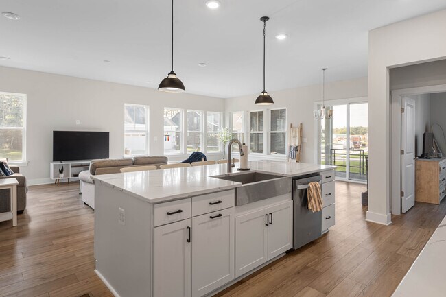 Building Photo - 31080 Silver Maple Dr