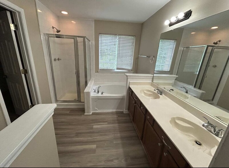 Building Photo - 4403 Horseshoe Ct