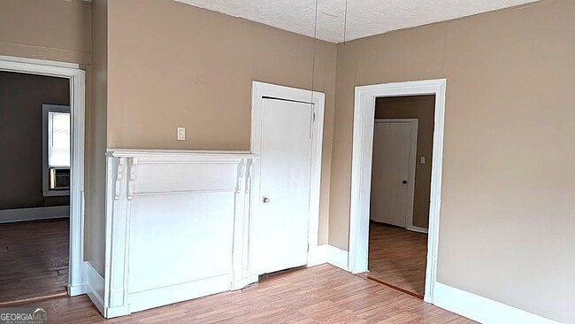 Building Photo - 182 James St