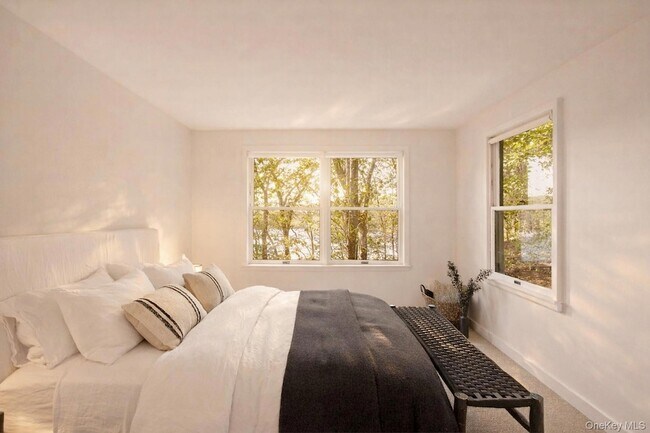 Building Photo - 15 Lake View Ct