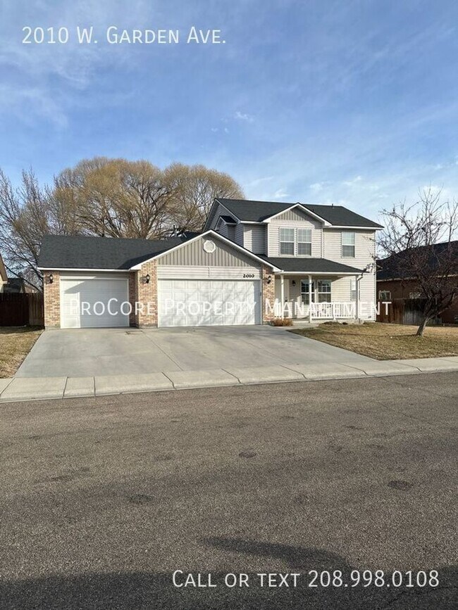 Building Photo - $2195/Month: Spacious 4-Bed, 2.5-Bath Home with 3-Car Garage on Expansive Lot