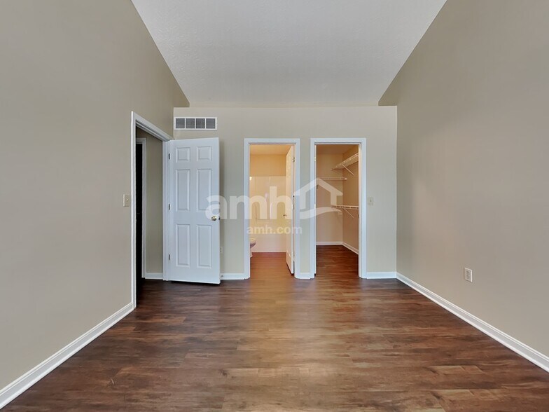 Building Photo - 2132 Lunar Ln
