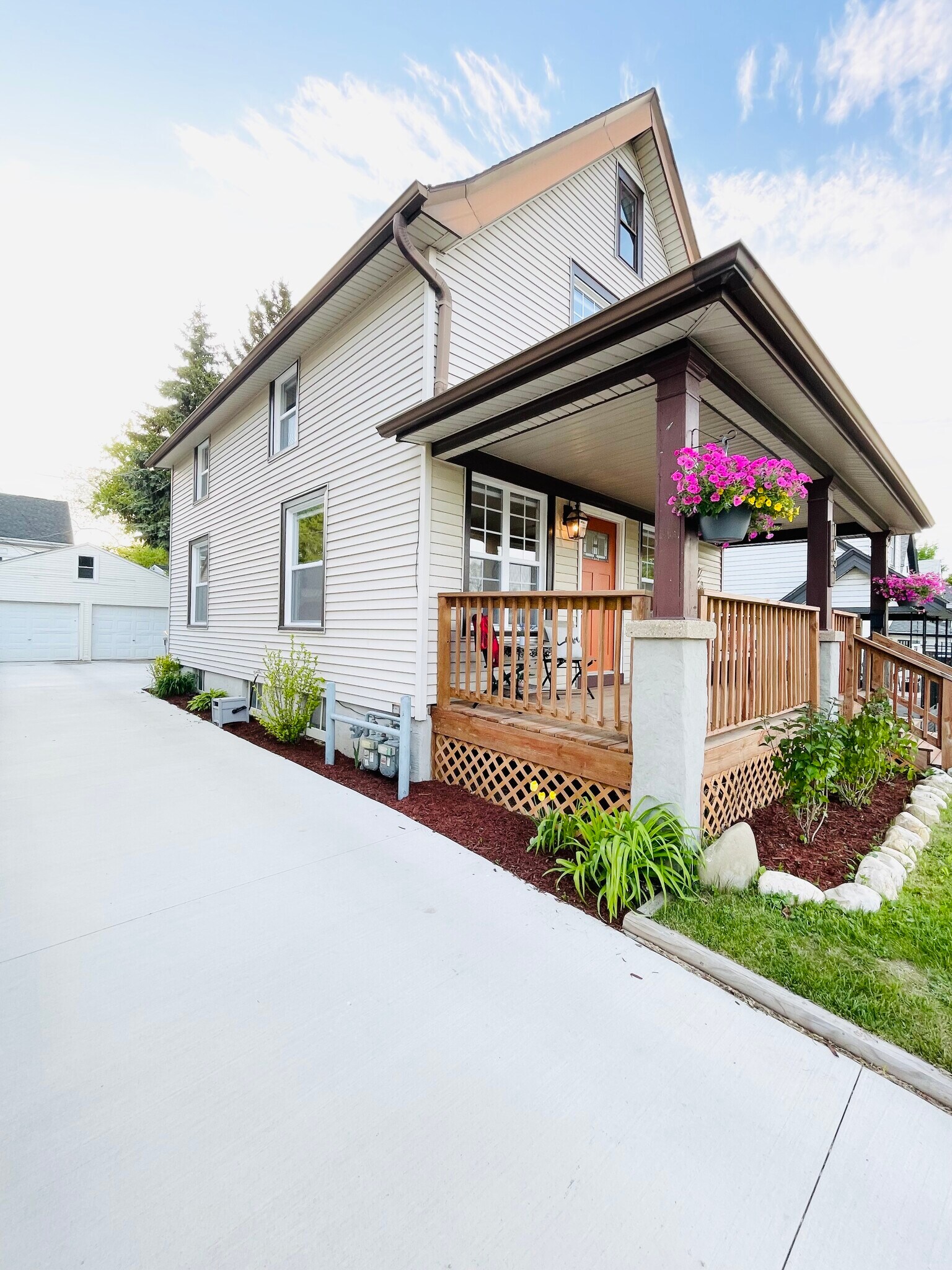 Building Photo - 1051 N 68th St