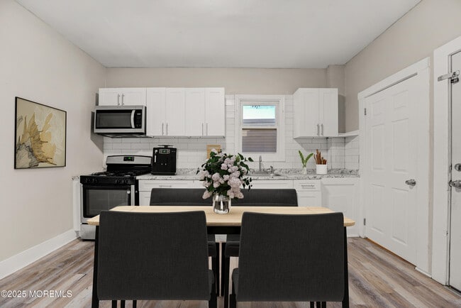 Building Photo - 81 Holmes St