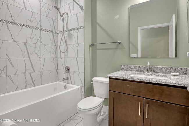Building Photo - 4318 Lago Vis Dr