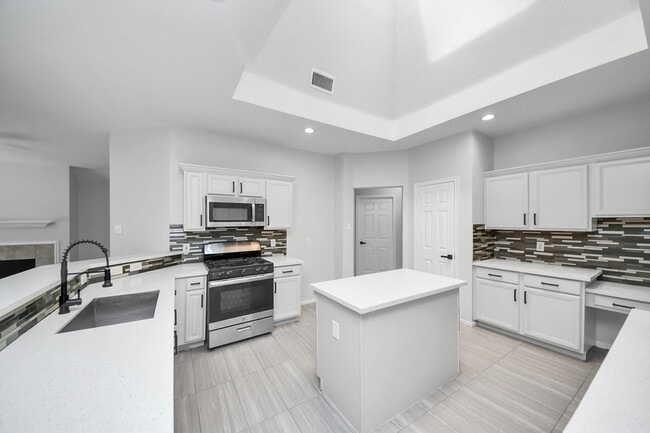 Building Photo - 8322 Adler Lake Dr