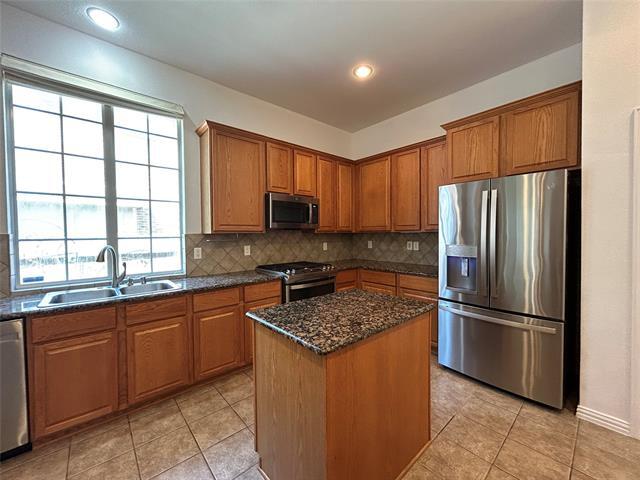 Building Photo - 4840 Van Zandt Dr