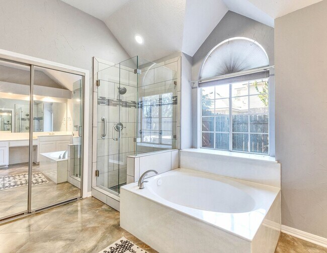 Building Photo - Beautiful Home in Shady Hollows Available ...