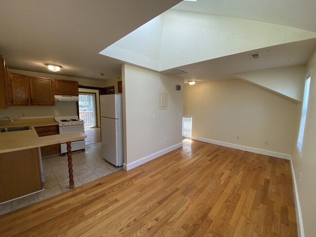 Primary Photo - 28 Wren Terrace