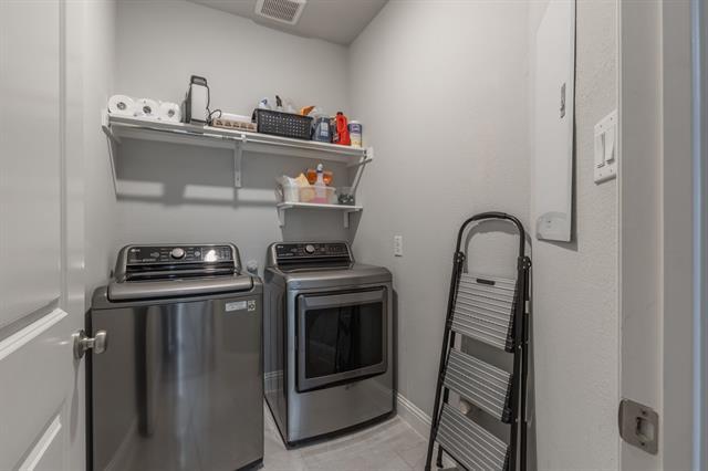Building Photo - 12163 Curry Creek Dr