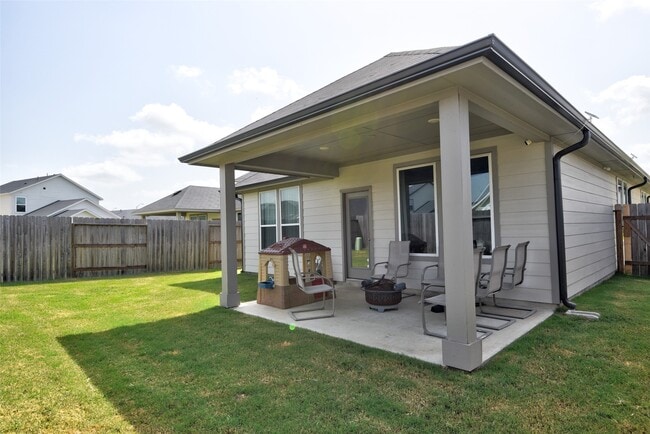 Building Photo - 7215 Clearwater Cv Dr
