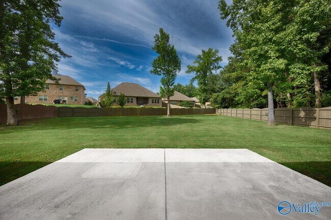 Building Photo - 207 Blackwood Dr NW