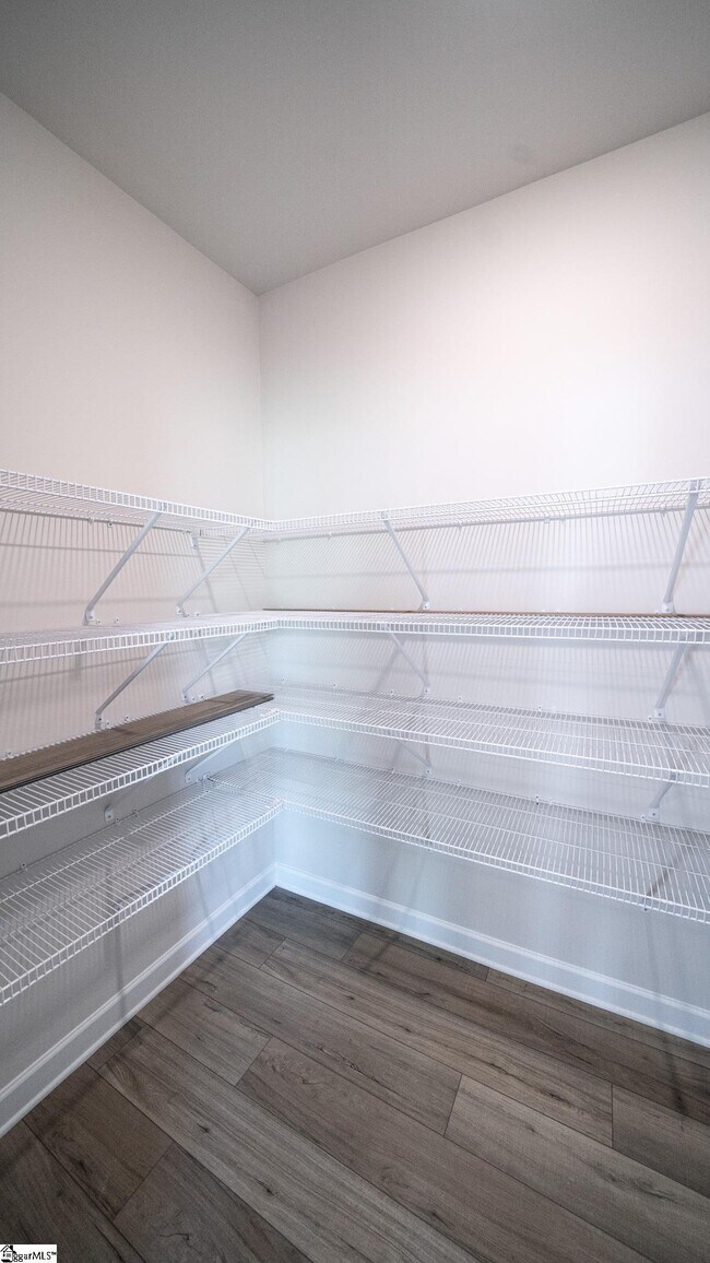 Building Photo - 1029 Killian St