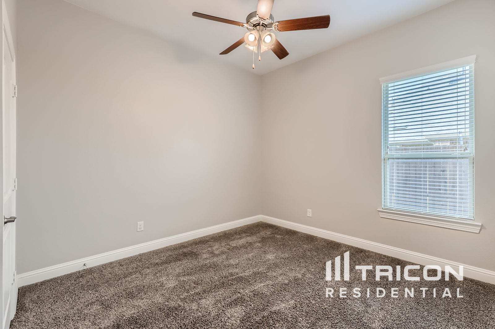 Building Photo - 16300 Harwood Dr