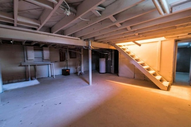 Building Photo - 2235 Hamilton Ave