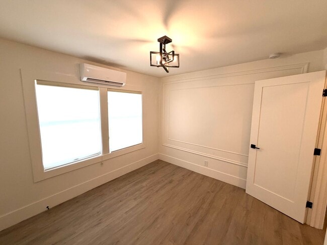 Building Photo - Beautifully Renovated Midtown Sacramento Apartment with Private Backyard Patio!