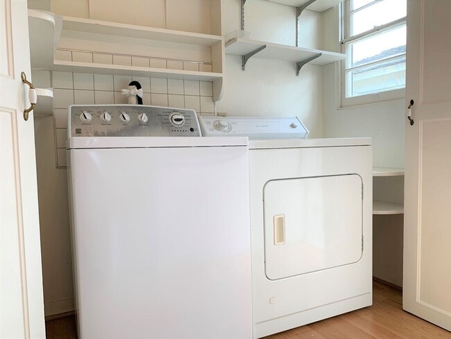 Building Photo - La Jolla - 2 BR / 1 BA Cottage at the Cove...