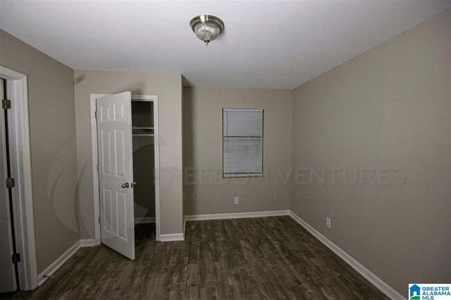 Building Photo - 2033 28th Ave N