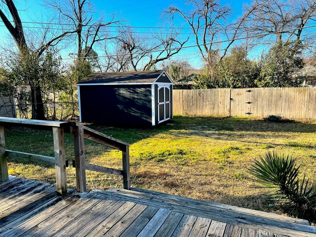 Building Photo - 1243 Centerville Rd