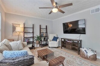 Building Photo - 8 Arpege Way NW