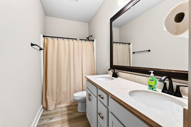 Building Photo - 7719 Claymont Cir