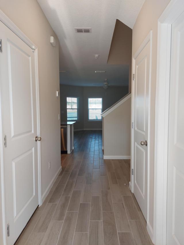 Building Photo - 3 bedroom in Jacksonville FL 32246