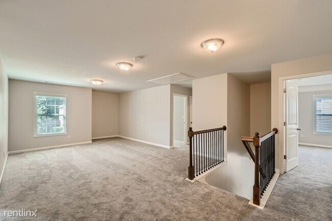 Building Photo - 4 br, 2.5 bath House - 6410 Country Lake R...