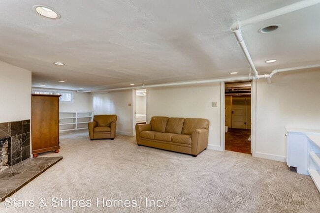 Building Photo - 3 br, 2 bath House - 1121 S. Downing Street