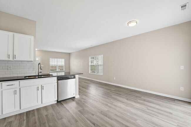 Building Photo - 2092 River Rock Way