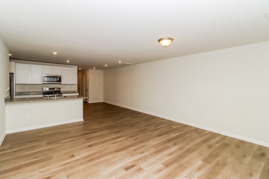 Building Photo - 291 Century Dr