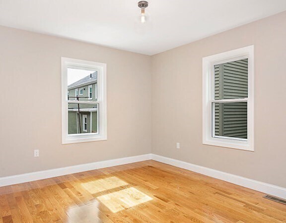 Building Photo - 68 Edward St