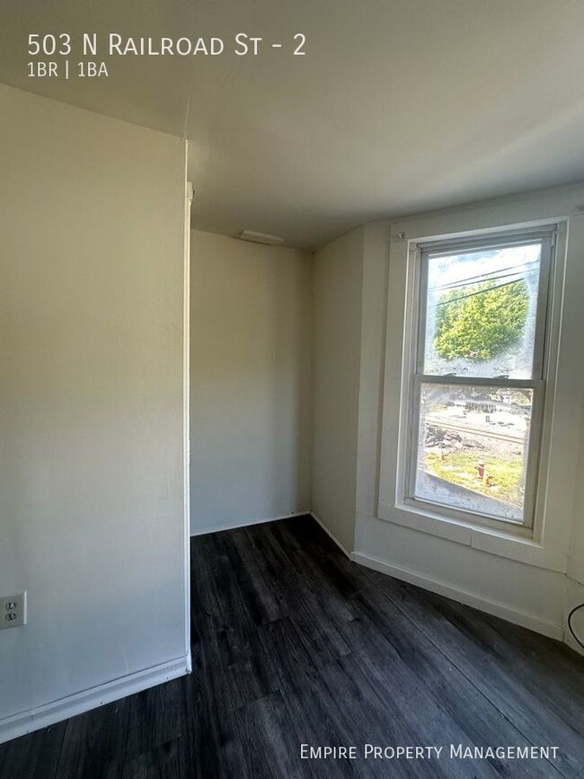 Building Photo - Available Now! 1 Bedroom / 1 Bathroom in T...