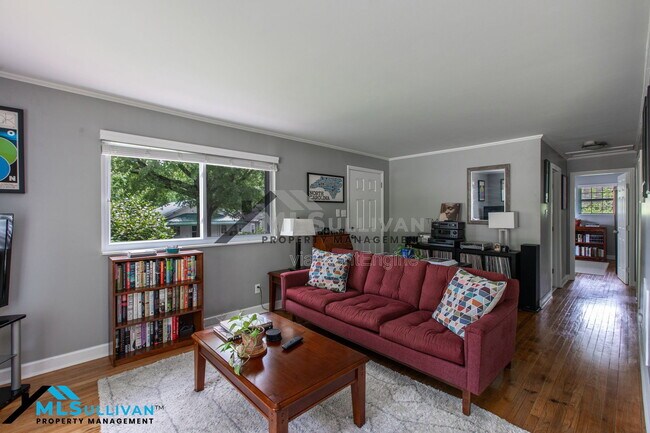 Building Photo - 1021 Sedgefield St