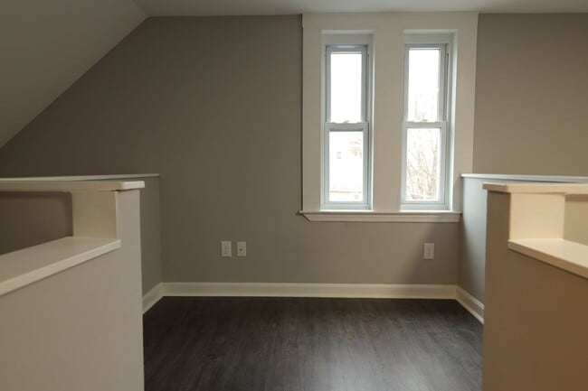 Building Photo - 54 Green St