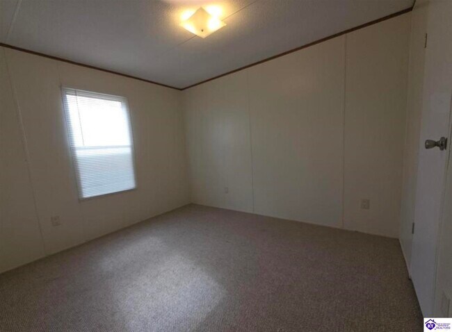 Building Photo - 412 Oak Ridge Dr