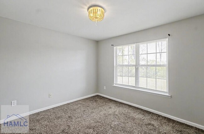 Building Photo - 404 Clairemore Ct