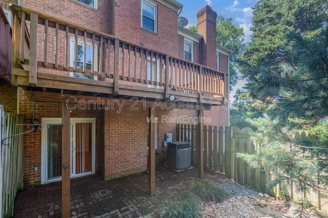 Building Photo - 3009 20th Ct S