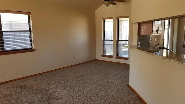 Building Photo - 1701 Pinnacle Ln