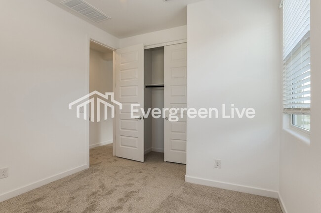 Building Photo - 10115 E Ulysses Ave