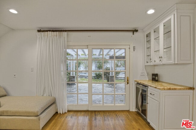 Building Photo - 3690 Crownridge Dr