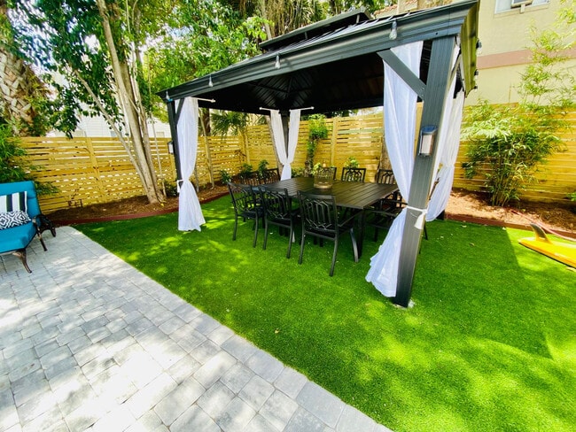 Building Photo - 20 M L King Ave