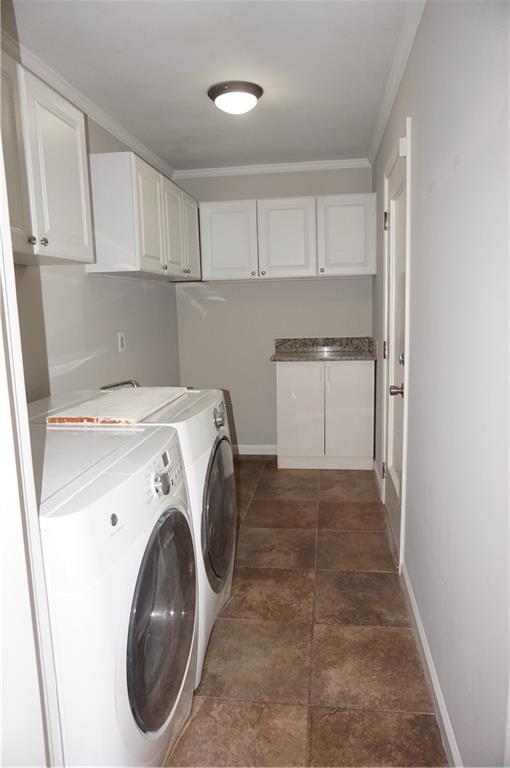 Building Photo - 2477 Creekview Dr SW