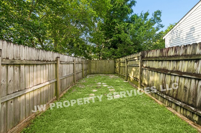 Building Photo - 2522-24 N. Tonti St.