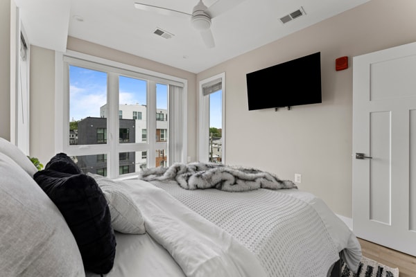 Main bedroom - 818 Kennedy St NW