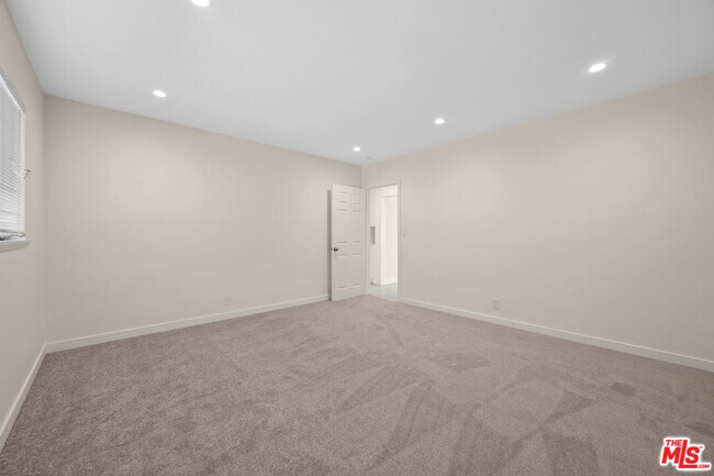 Building Photo - 11825 Iowa Ave