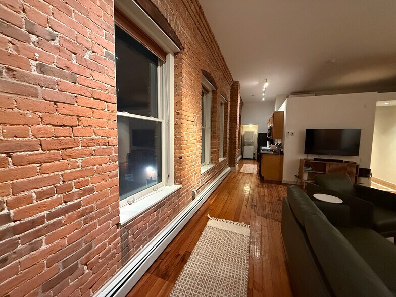 Building Photo - 93 Eddy St