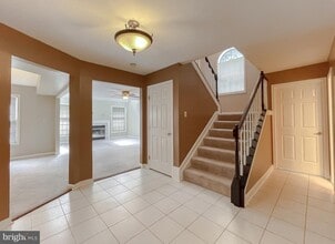 Building Photo - 48170 Livonia Cir