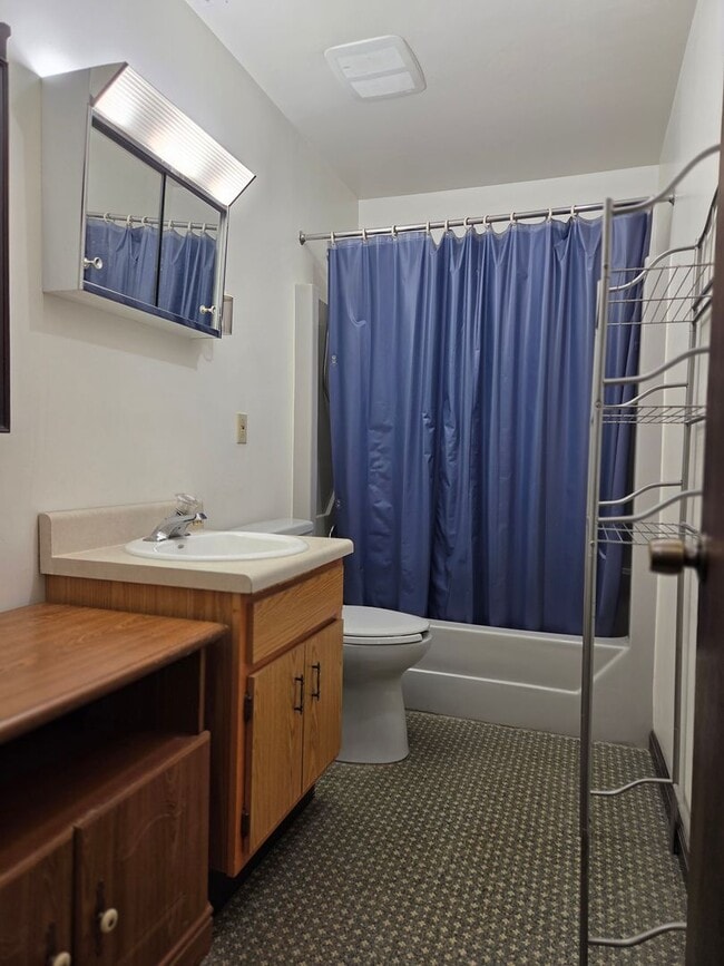 Building Photo - Quiet country rancher on large, secluded lot right at Route 1 and 288